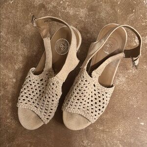 SO Cream Sandals with Slingback and Woven Design